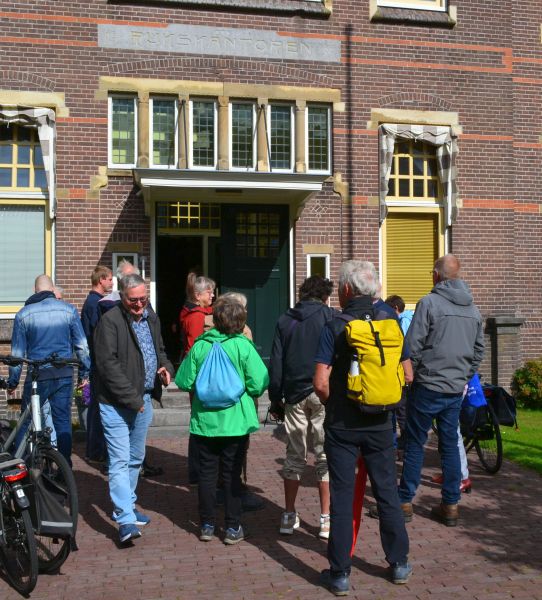 Veel bezoek voor het voormalige belastingkantoor