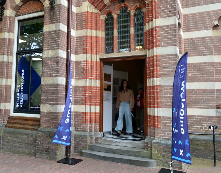 Rondkijken in het oude Asser postkantoor