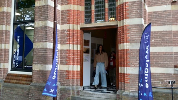 Rondkijken in het oude Asser postkantoor